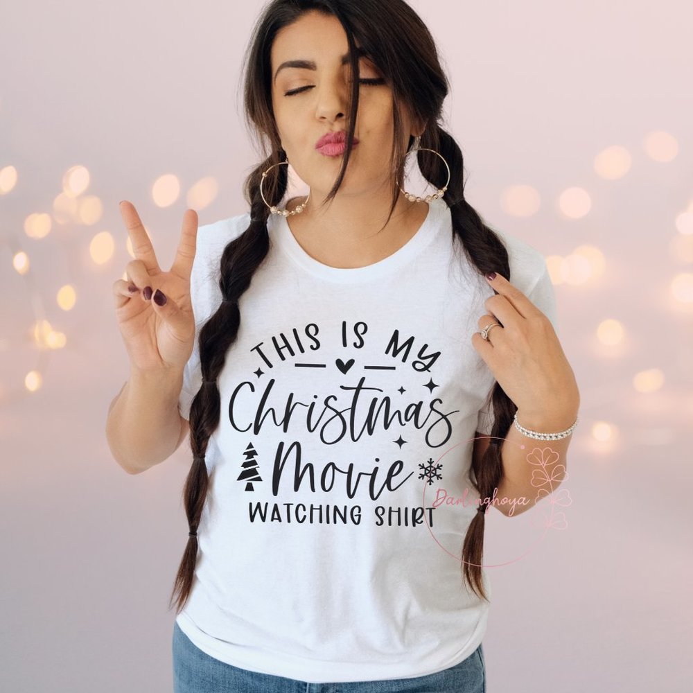 Christmas Movie Watching Graphic Crew Neck Short Sleeve T-shirt